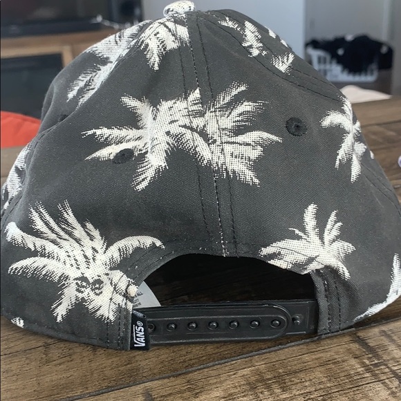 VANS snap back hat - Picture 3 of 3